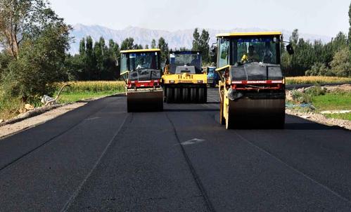 公路路面工程攤鋪技術以及如何控制攤鋪質量